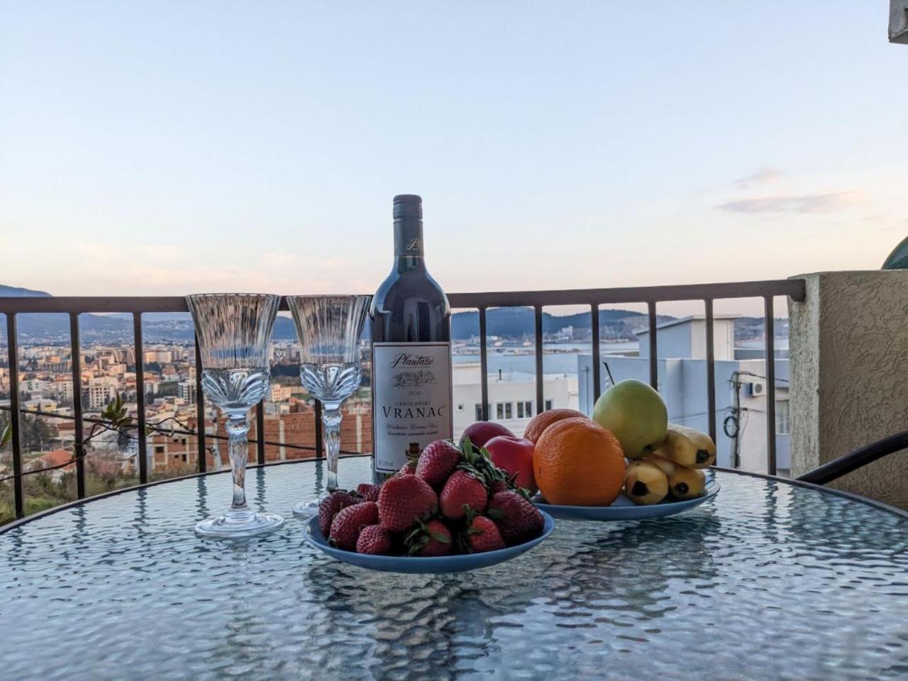 Villa Sea & Mountain Bar